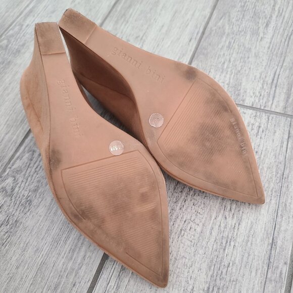 Gianni Bini Garnett Nude Suede Pointed Toe Wedge Heels Size 7.5M - Picture 10 of 11